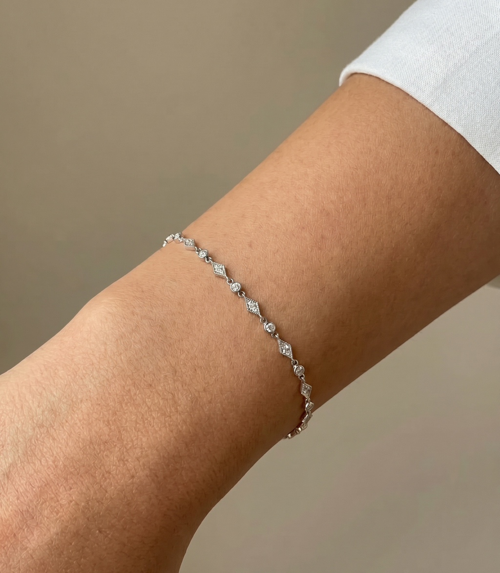 Soraya Diamantarmband aus Weißgold mit elegantem Design