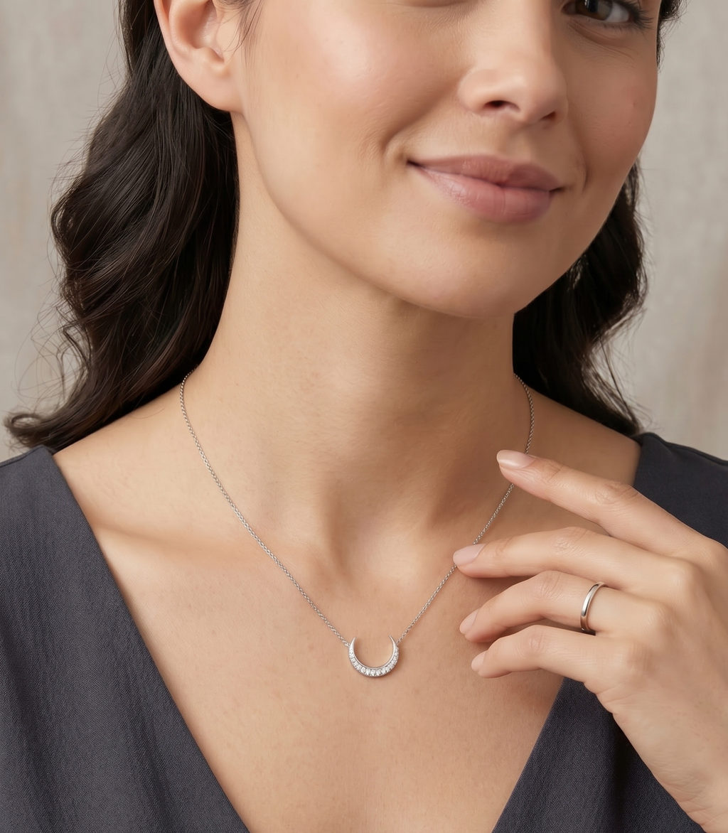 Lune Diamantkette aus Weißgold mit elegantem Design