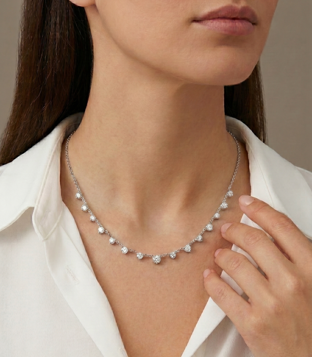Eira Diamantkette aus Weißgold mit elegantem Design