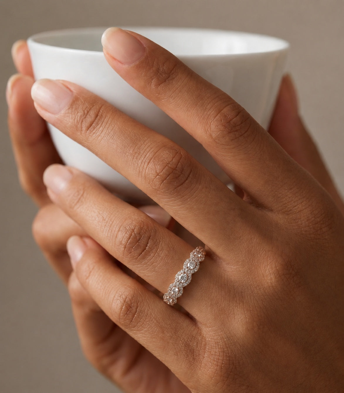 Agape Diamant-Versprechensring aus Gold mit elegantem Design