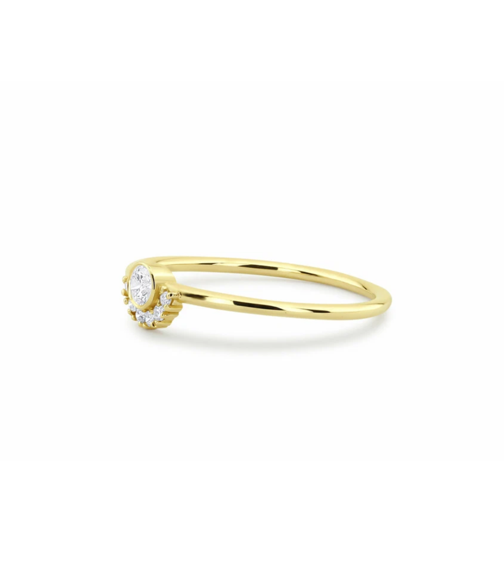 Amorette Diamant-Ring aus Gelbgold mit funkelnden Akzenten