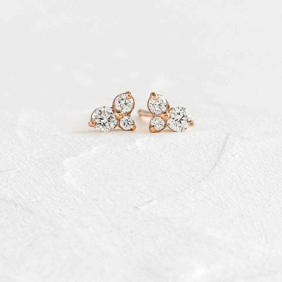 Begonia Diamant-Ohrstecker aus Roségold mit floralem Design