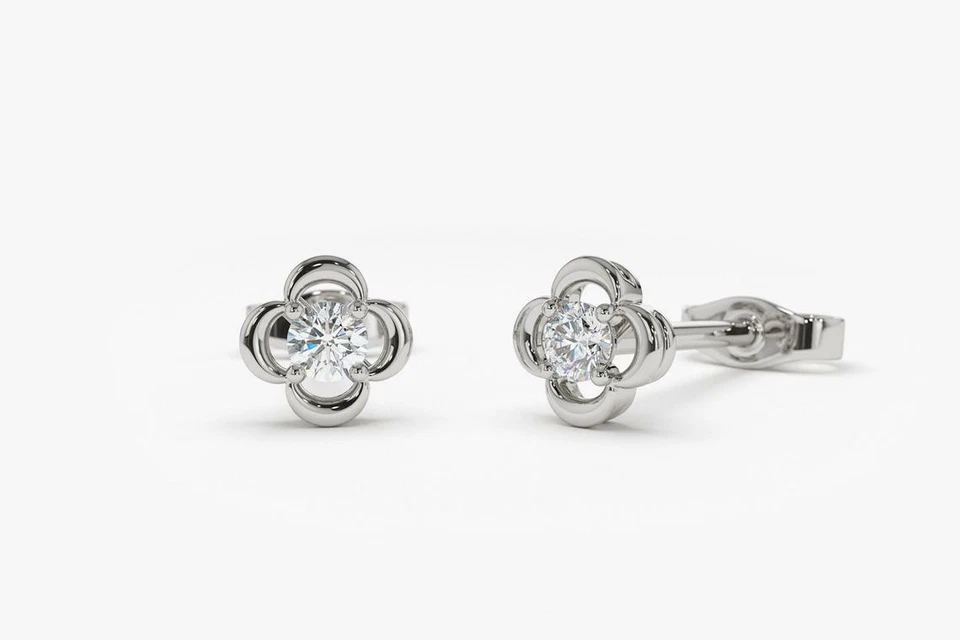 Bellarosa Diamant-Ohrstecker aus Silber mit floralem Design