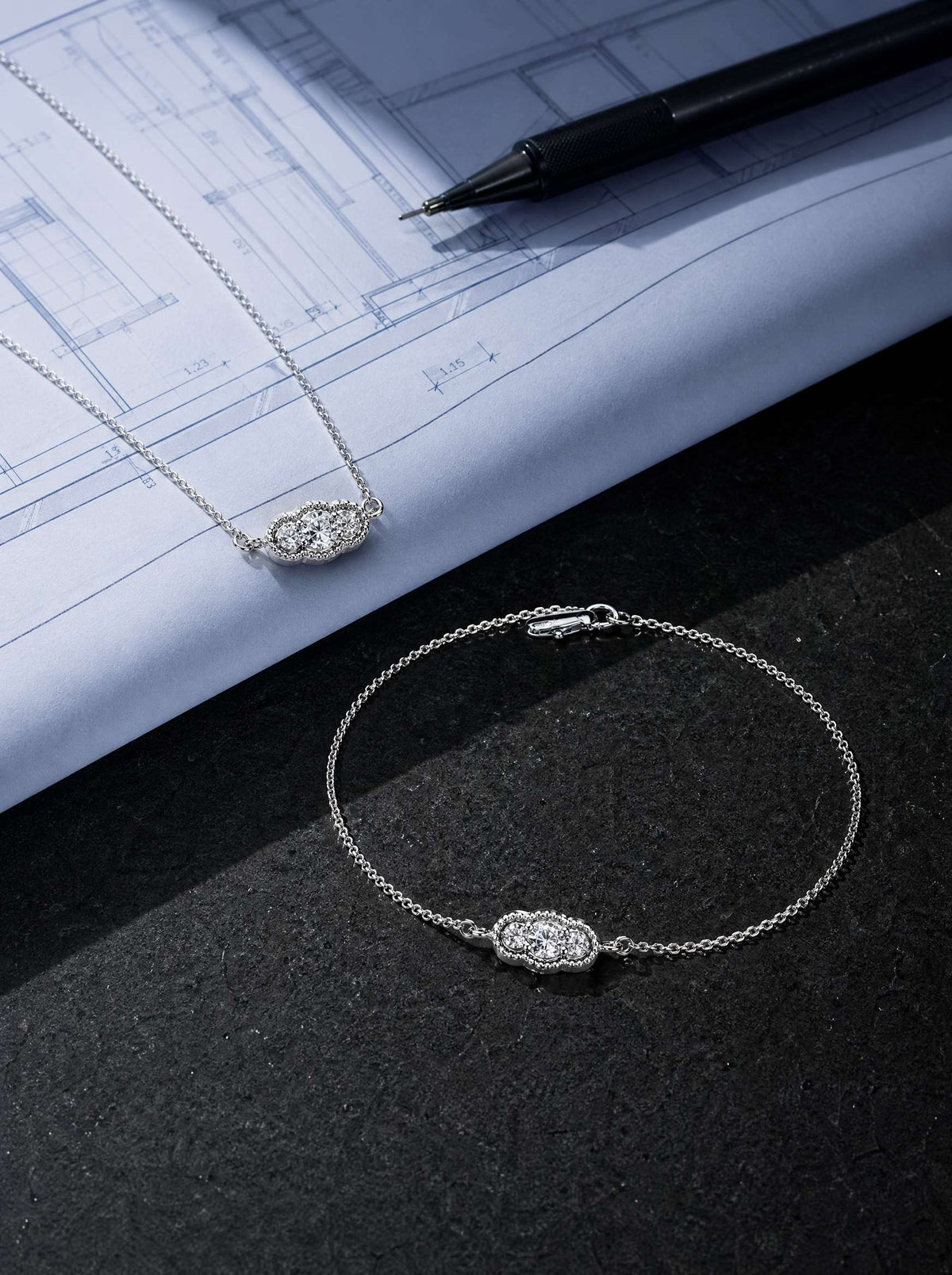 CAMELLIA HARA Schmuckset aus Weißgold mit Diamanten