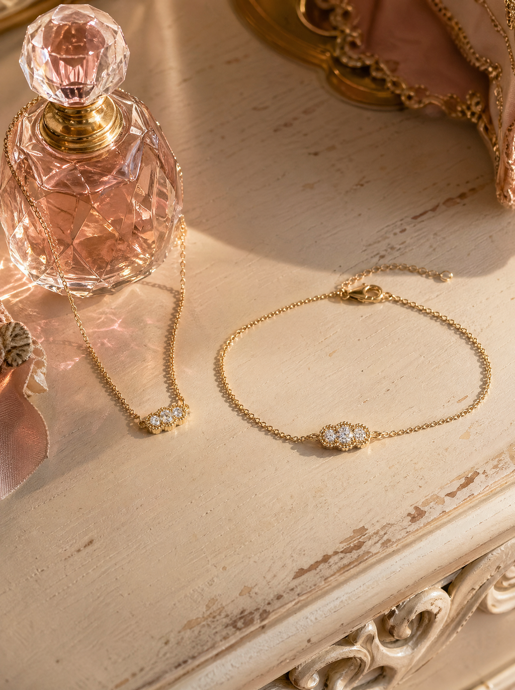 CAMELLIA HARA Schmuckset aus Gelbgold mit Diamanten