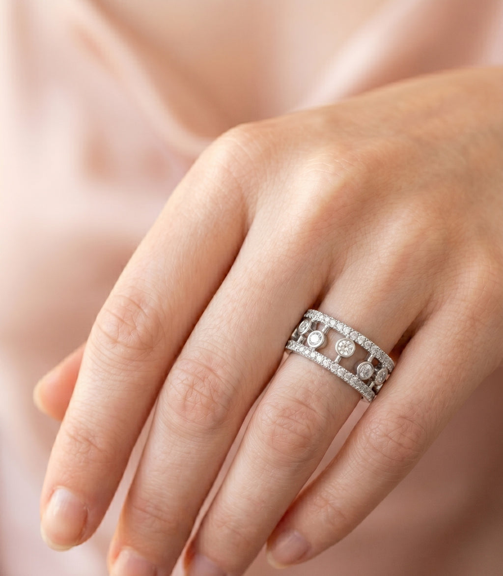 Entheos Diamant-Memory-Ring aus Weißgold mit elegantem Design