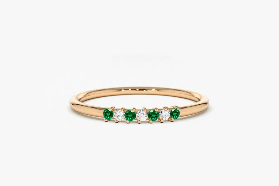 Flarelle Smaragd-Diamantring aus Roségold mit elegantem Design