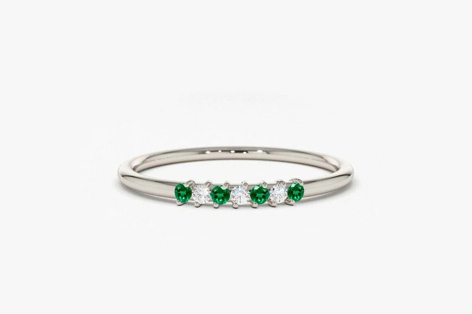 Flarelle Smaragd-Diamantring aus Silber mit elegantem Design