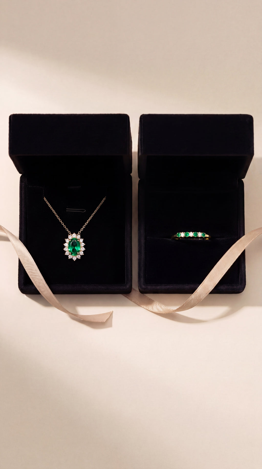 Schmuckset aus Gelbgold mit Diamanten