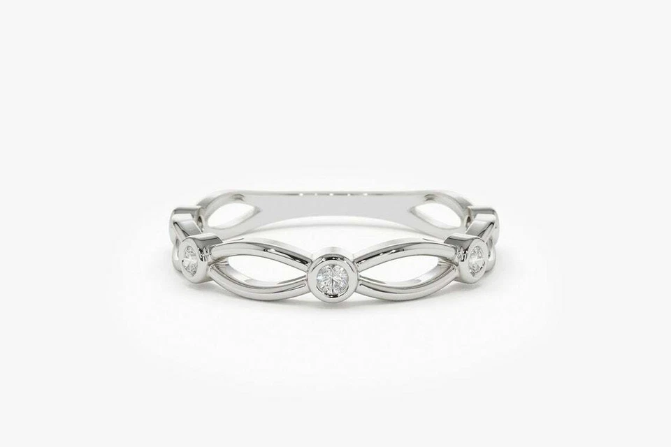 Nexus Ring aus Silber mit elegantem Design