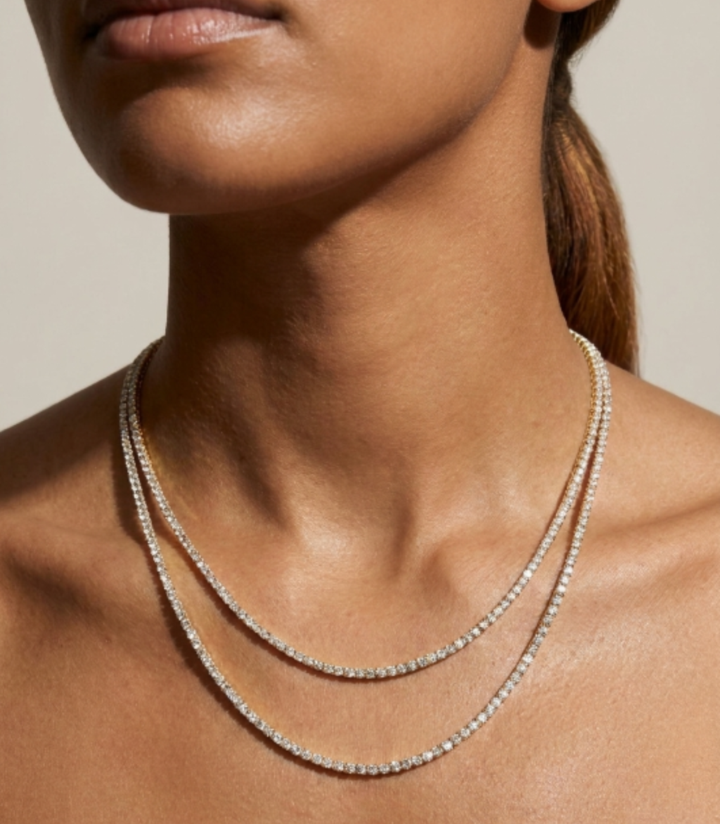 Aeterna Diamant-Halskette aus Gold mit elegantem Anhänger