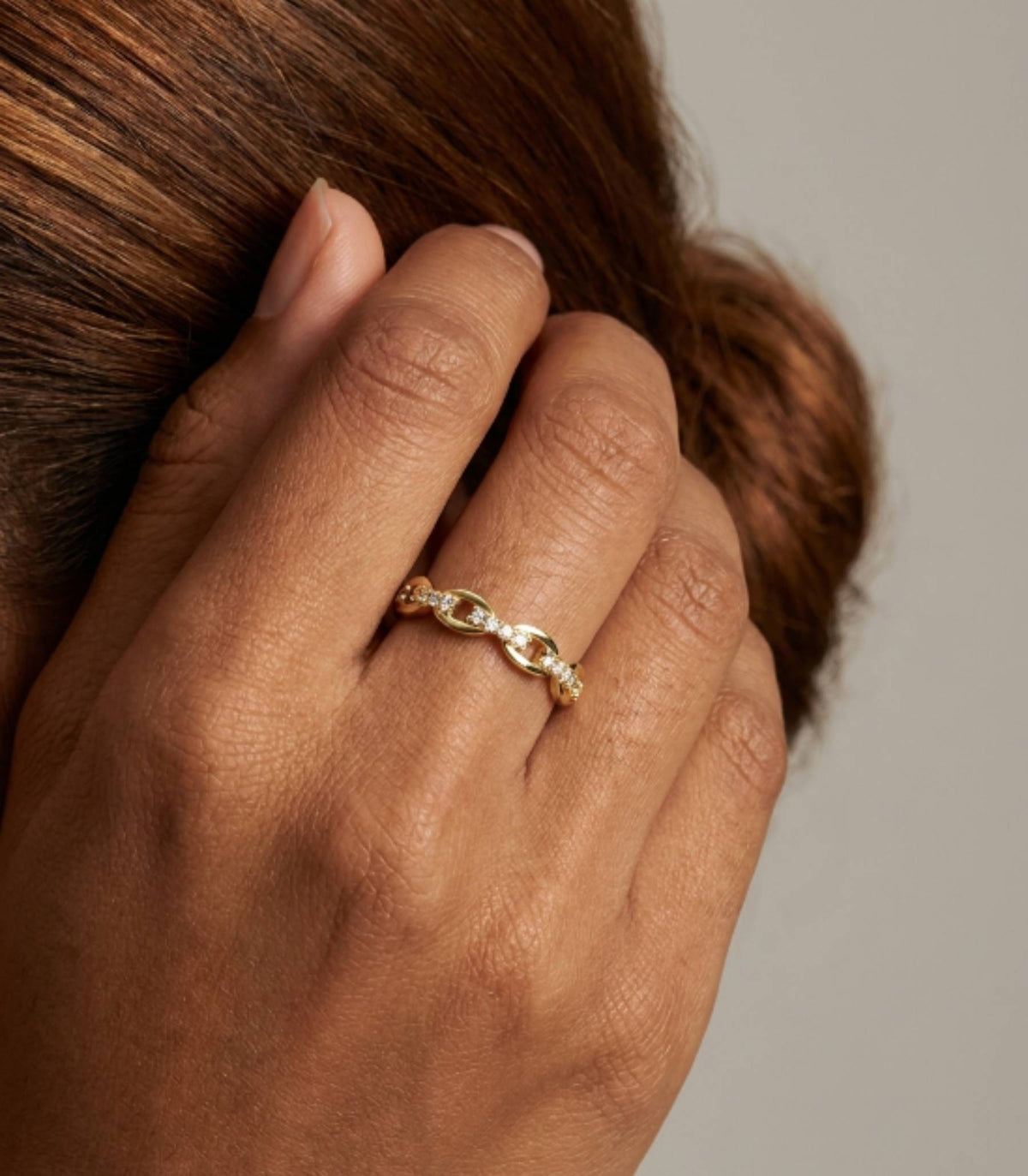 Allurea Diamantring aus Gold mit elegantem Design