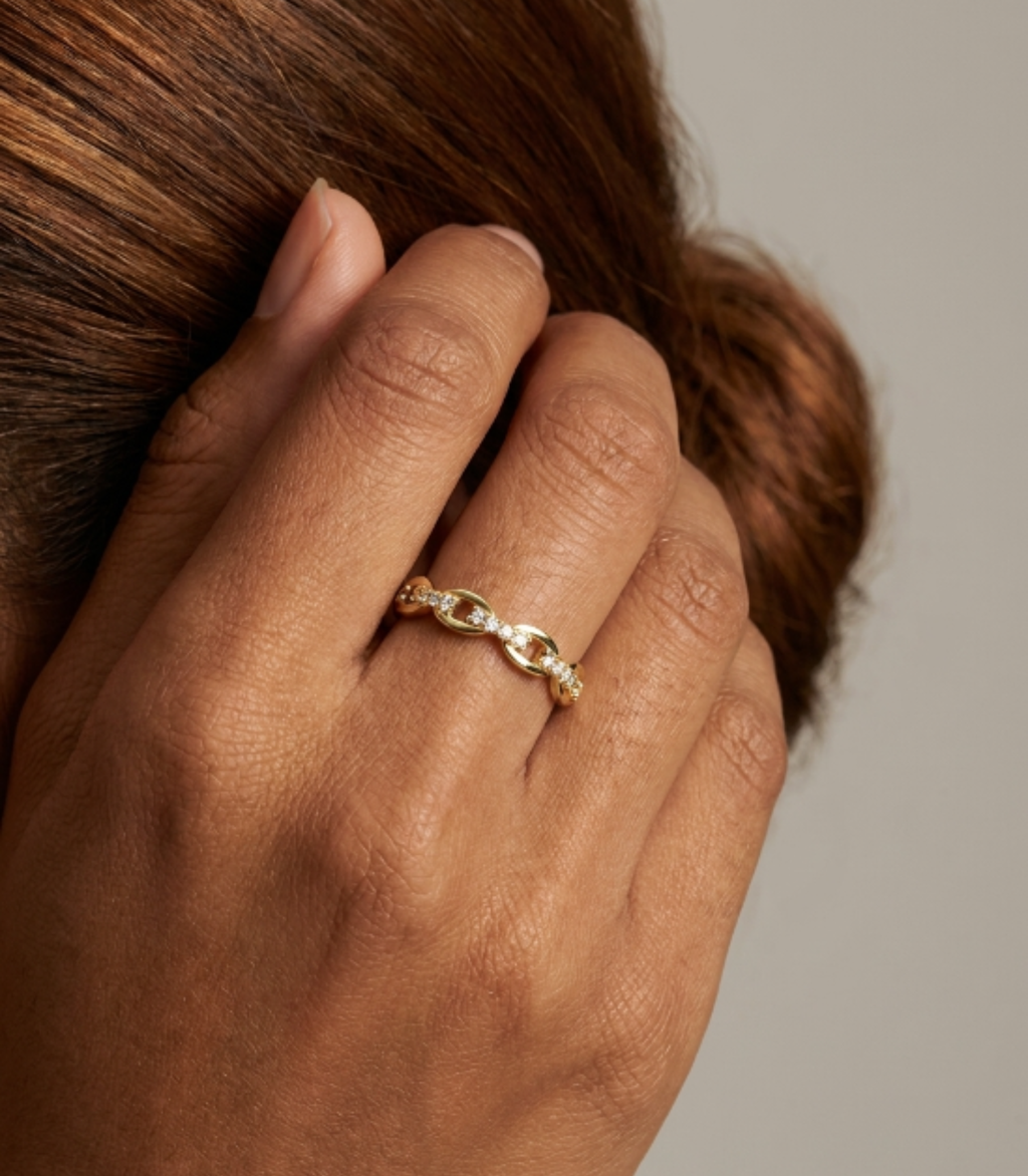 Allurea Diamantring aus Gold mit elegantem Design