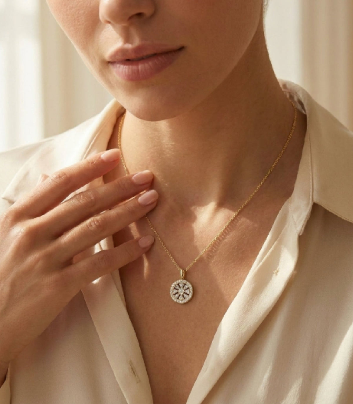 Bellefleur Diamant-Halskette aus Gold mit floralem Anhänger