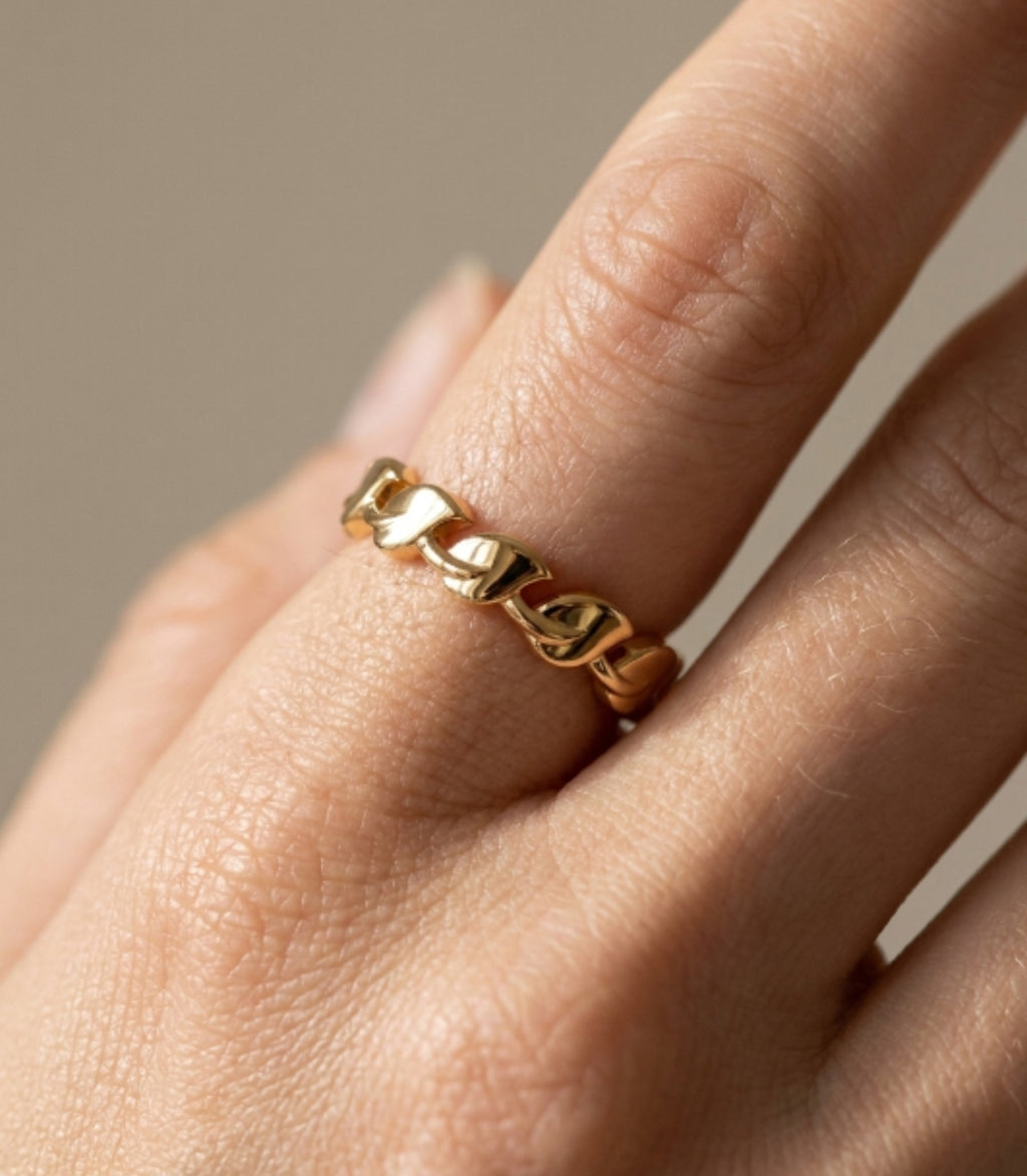 Fiametta Diamant-Ring aus Gold mit funkelnden Akzenten