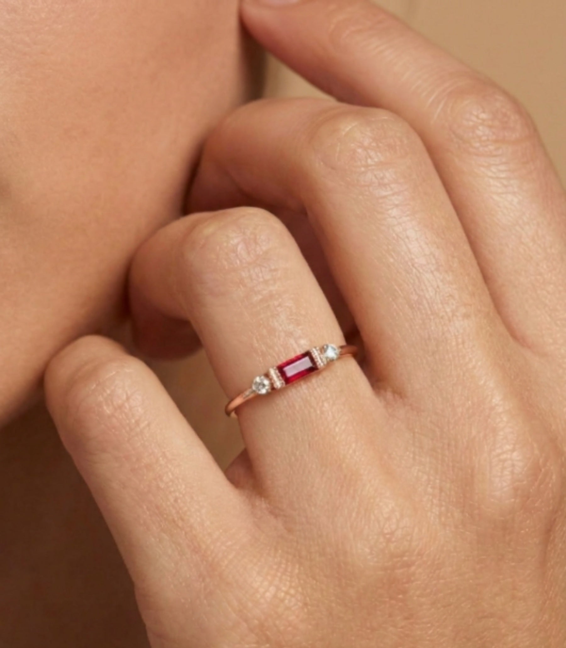 Heliora Rubin-Diamantring aus Roségold mit elegantem Design