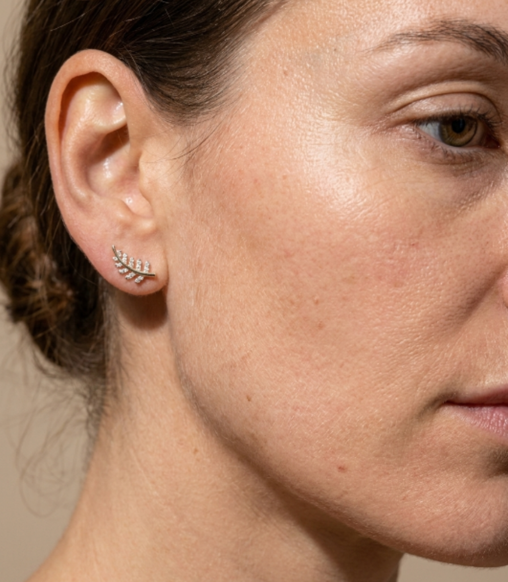 Sylvara Diamant-Ohrstecker aus Gold mit floralem Design