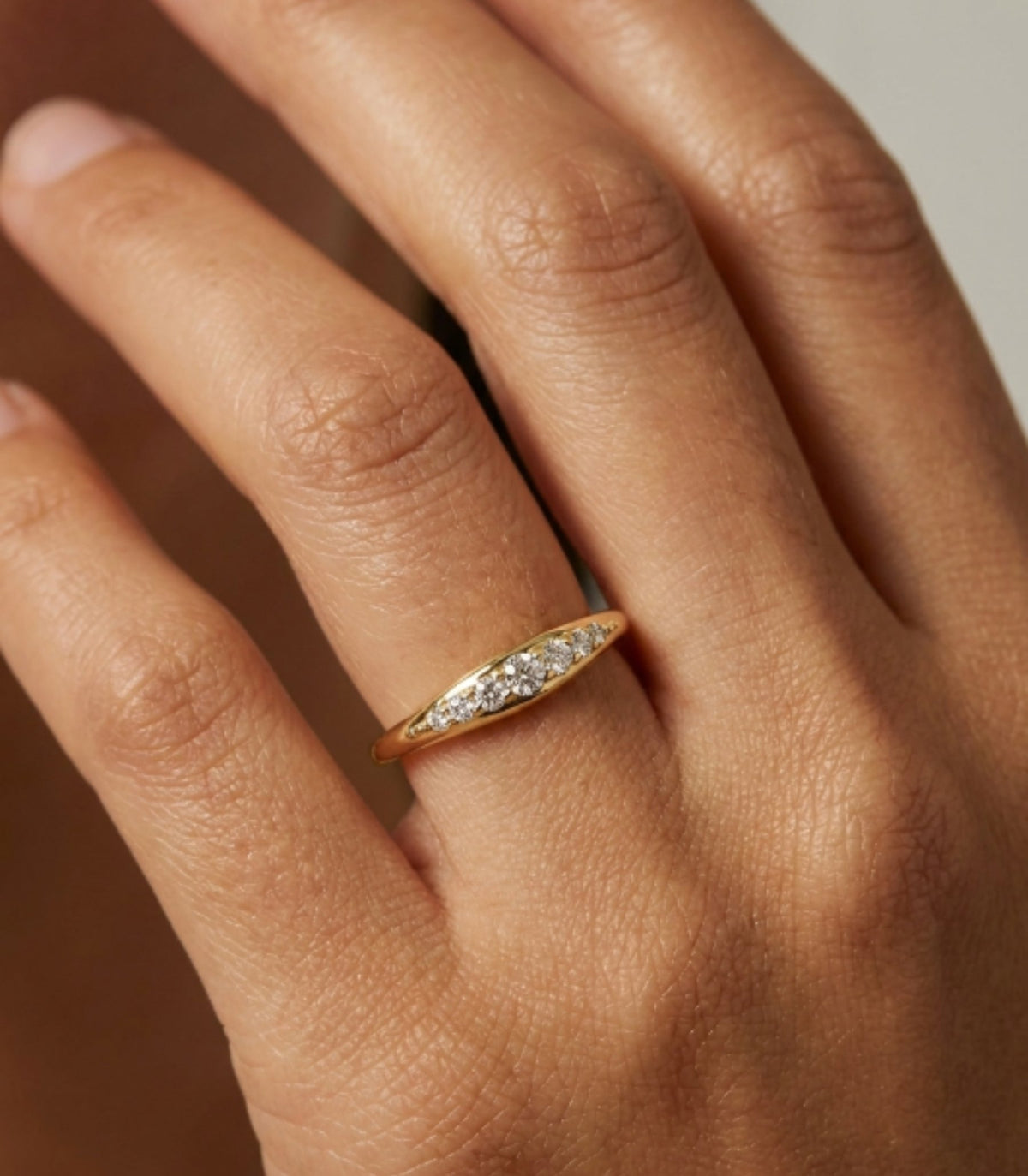 Viremont Diamantring aus Gold mit elegantem Design