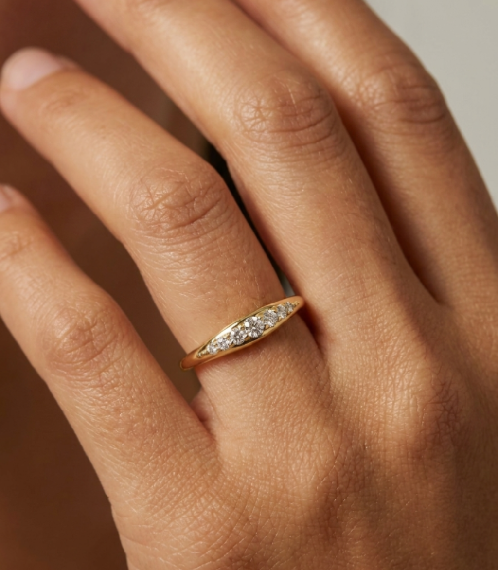 Viremont Diamantring aus Gold mit elegantem Design