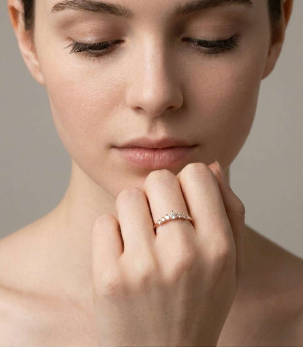 Imperion Diamantring aus Roségold getragen elegant