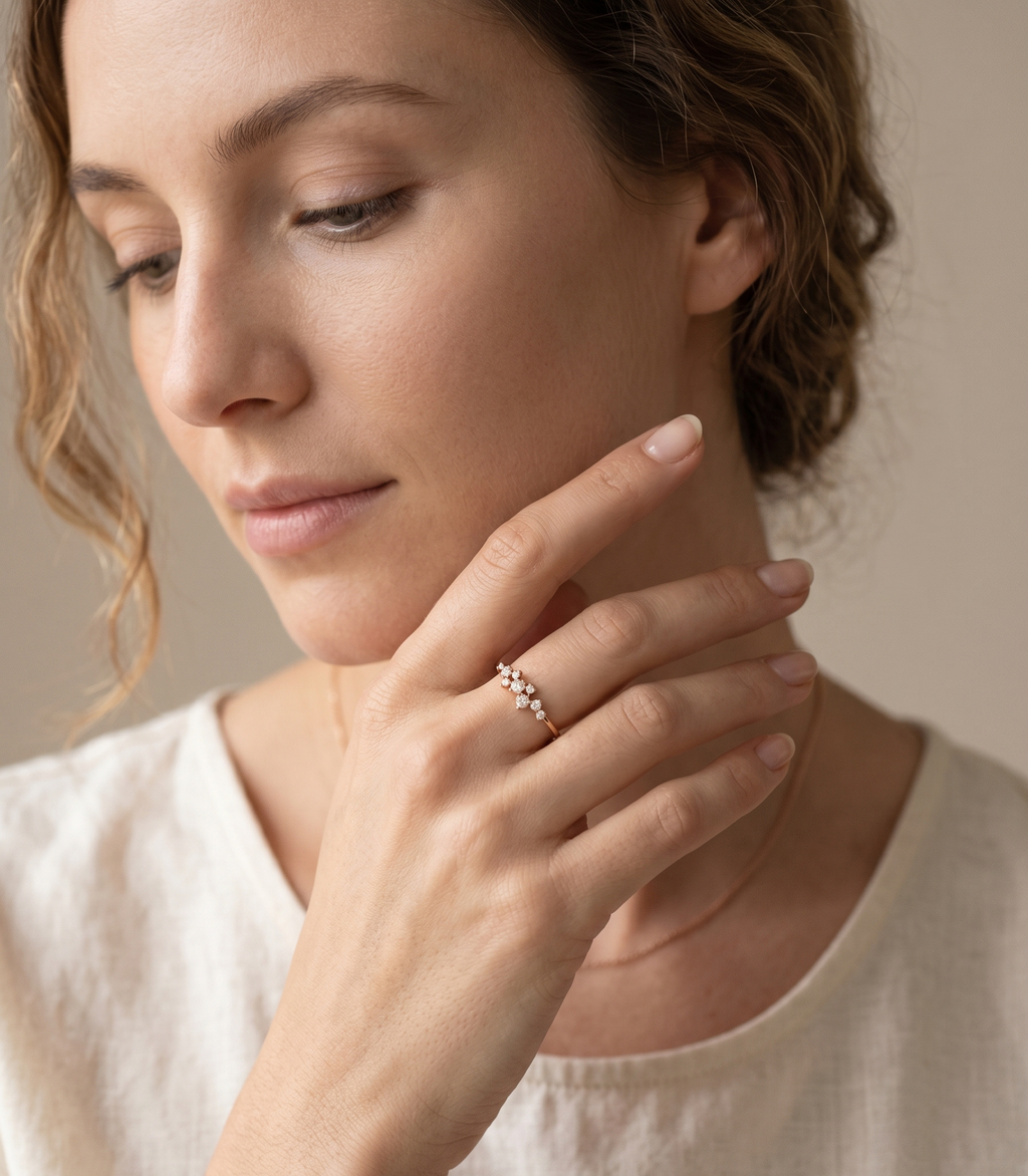 Liora Diamant-Versprechensring aus Roségold getragen elegant