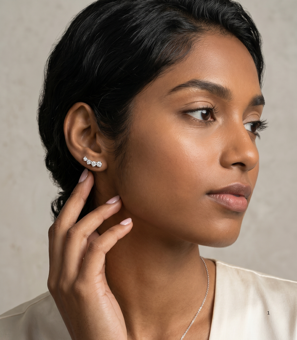 Lyra Diamant-Ohrstecker aus Weißgold getragen elegant