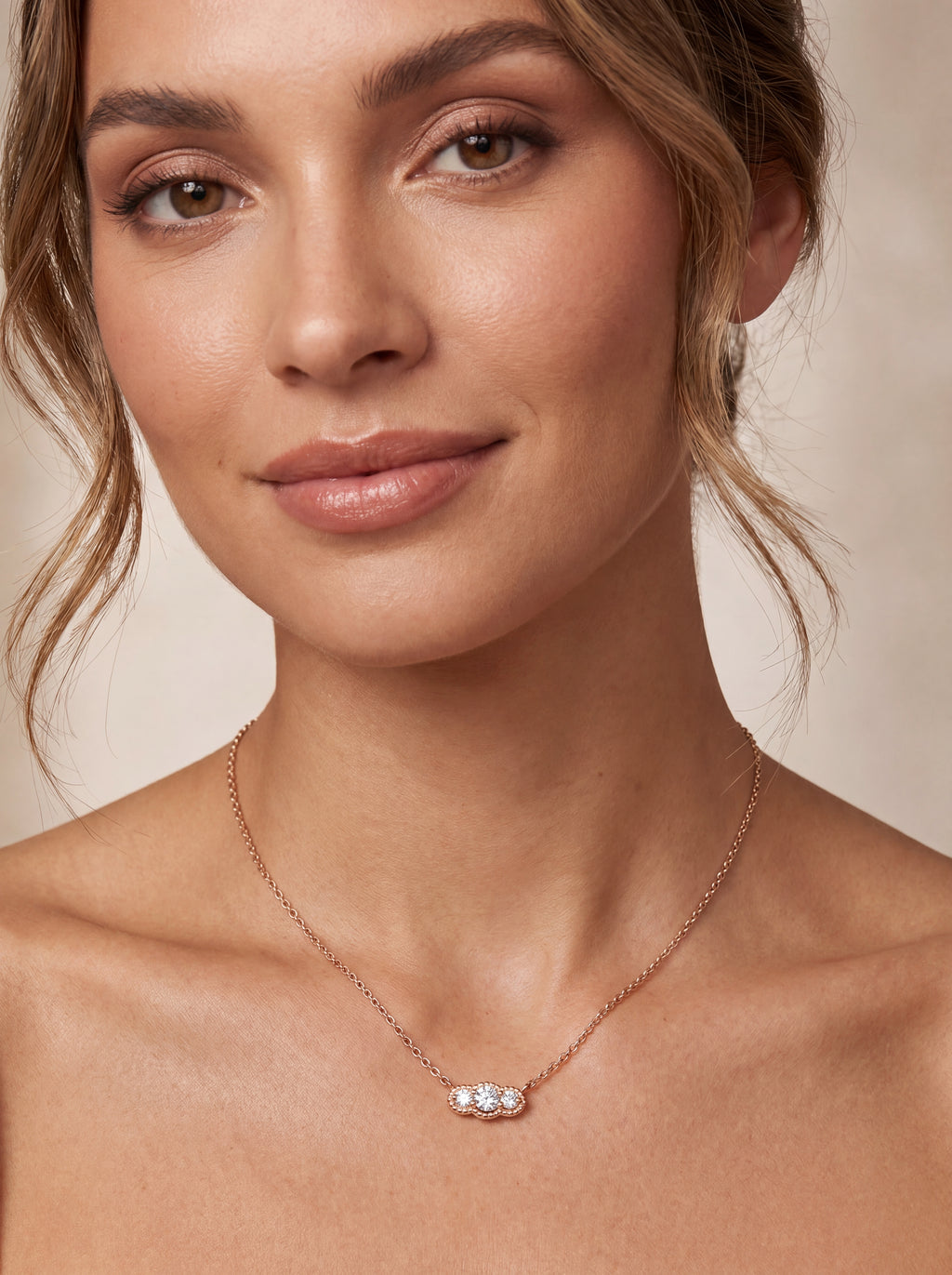Rosariae Diamant-Halskette aus Roségold mit floralem Anhänger