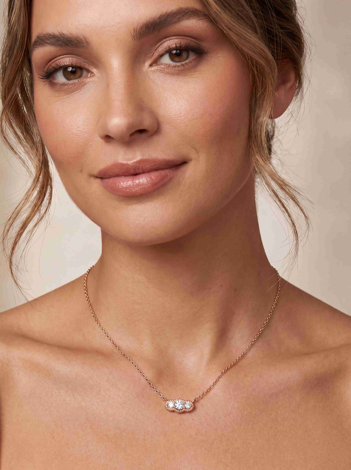 Rosariae Diamant-Halskette aus Roségold mit floralem Anhänger