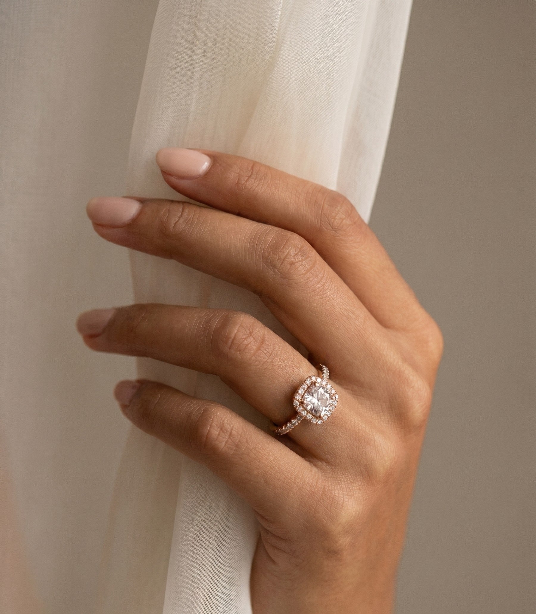Rose Diamantring aus Roségold mit elegantem Design