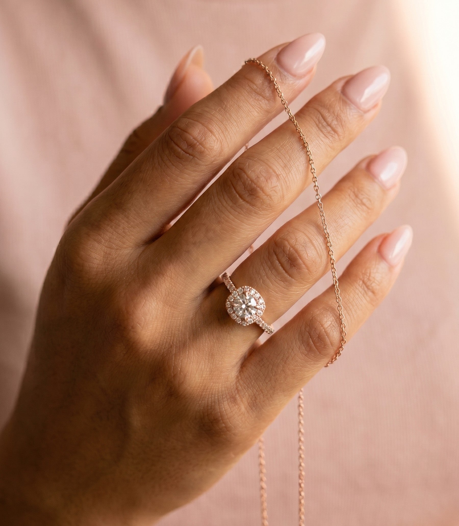 Rose Diamantring aus Roségold mit elegantem Design