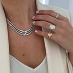Rovi Diamant-Tenniskette aus Weißgold getragen elegant