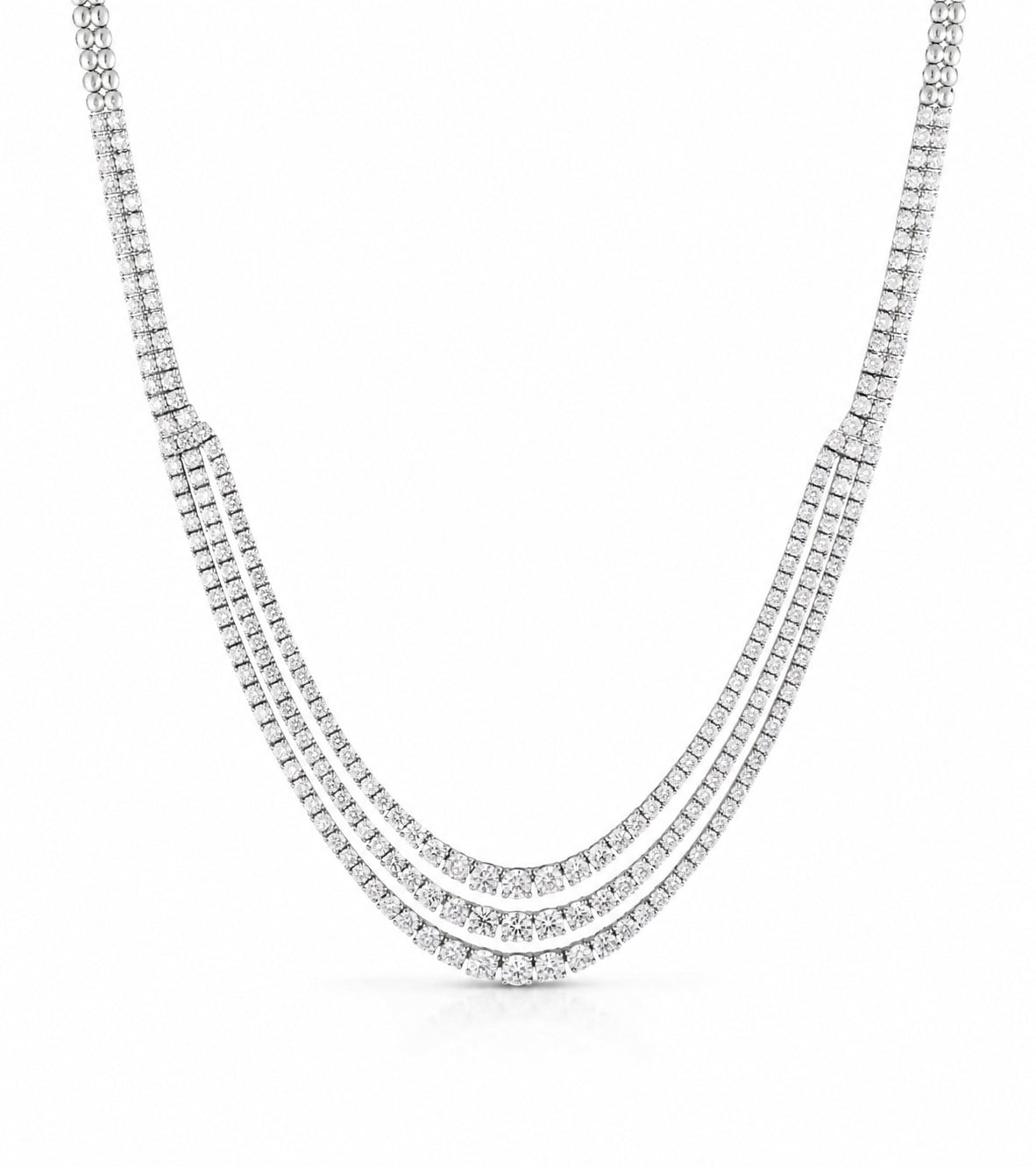 Rovi Diamant-Tenniskette aus Weißgold getragen elegant