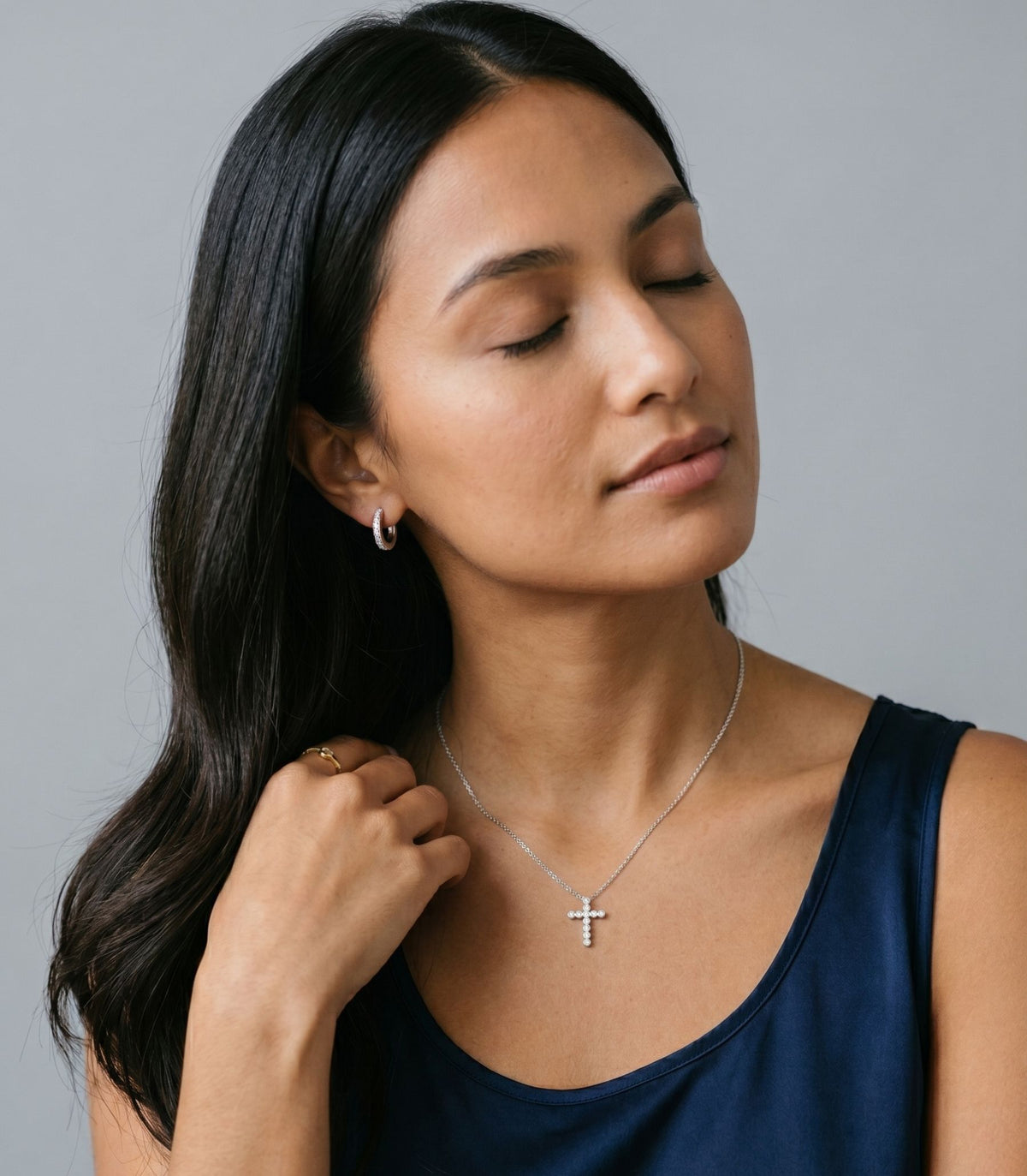 Sacra Diamant-Halskette aus Weißgold mit elegantem Anhänger