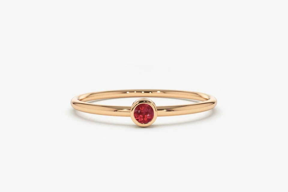 Solivelle Rubin-Diamantring aus Roségold mit elegantem Design