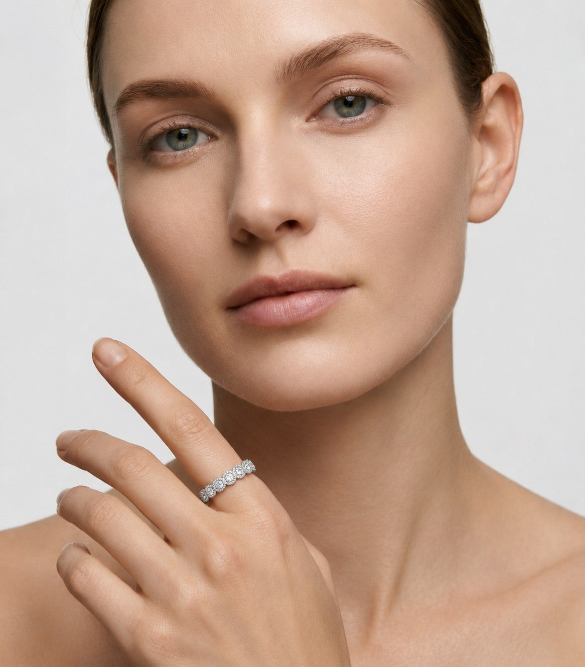 Sophia Diamantring aus Weißgold mit elegantem Design