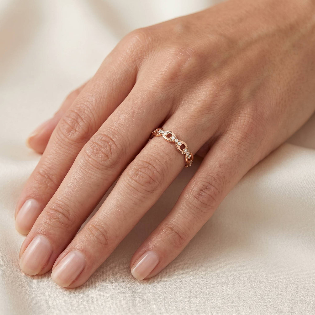 Allurea Diamantring aus Roségold mit elegantem Design