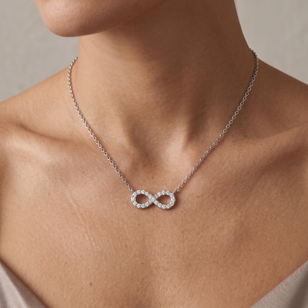 Aperion Diamantkette aus Weißgold mit elegantem Design